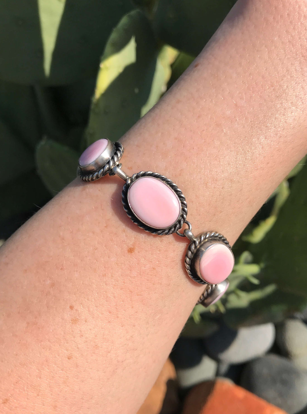 The Pink Conch Link Bracelet, 1-Bracelets & Cuffs-Calli Co., Turquoise and Silver Jewelry, Native American Handmade, Zuni Tribe, Navajo Tribe, Brock Texas