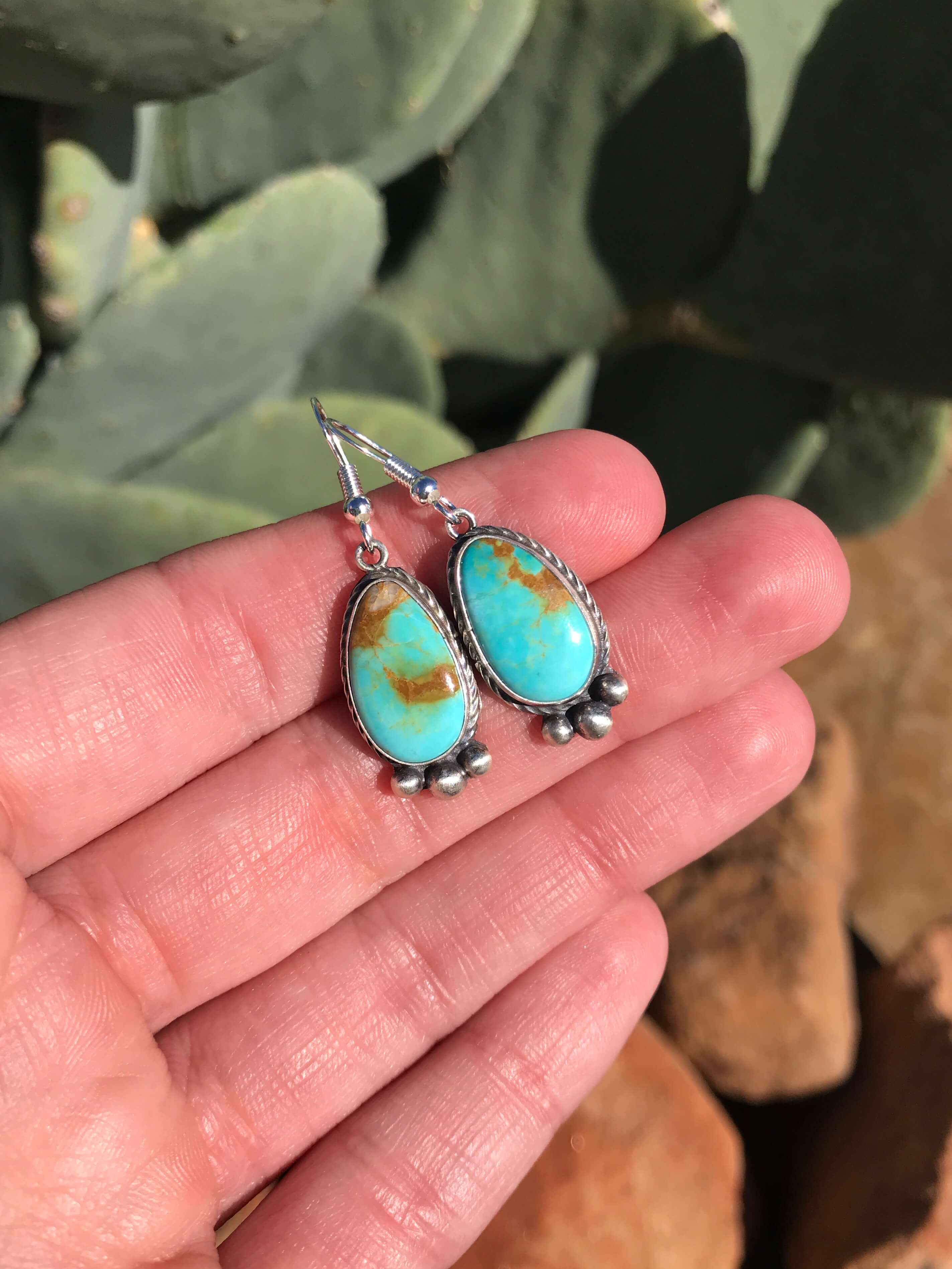 Exquisite Vintage Native American Navajo Old Kingman Turquoise Sterling Silver Earrings