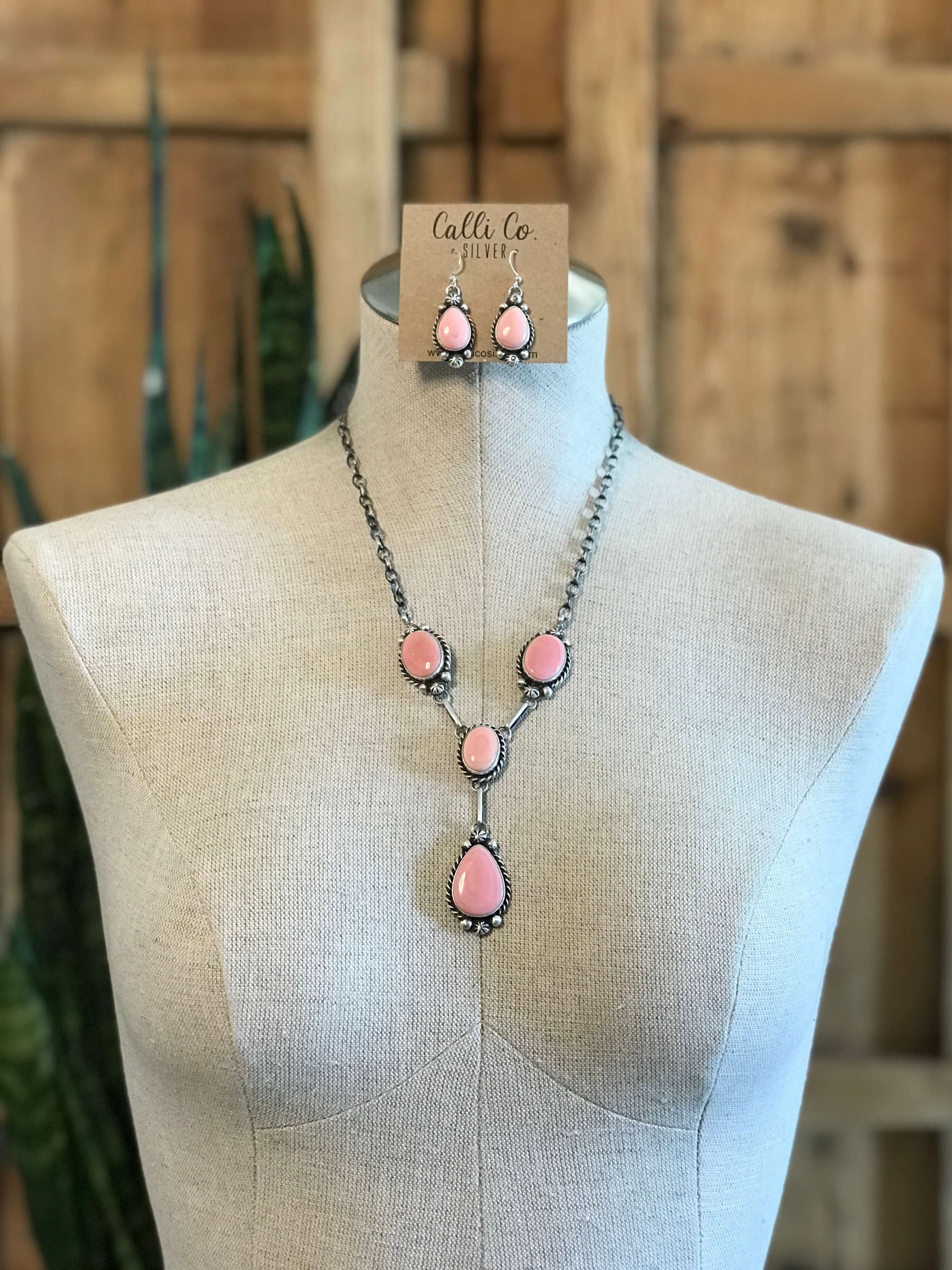 The Kirby Pink Conch Lariat Necklace Set-Necklaces-Calli Co., Turquoise and Silver Jewelry, Native American Handmade, Zuni Tribe, Navajo Tribe, Brock Texas