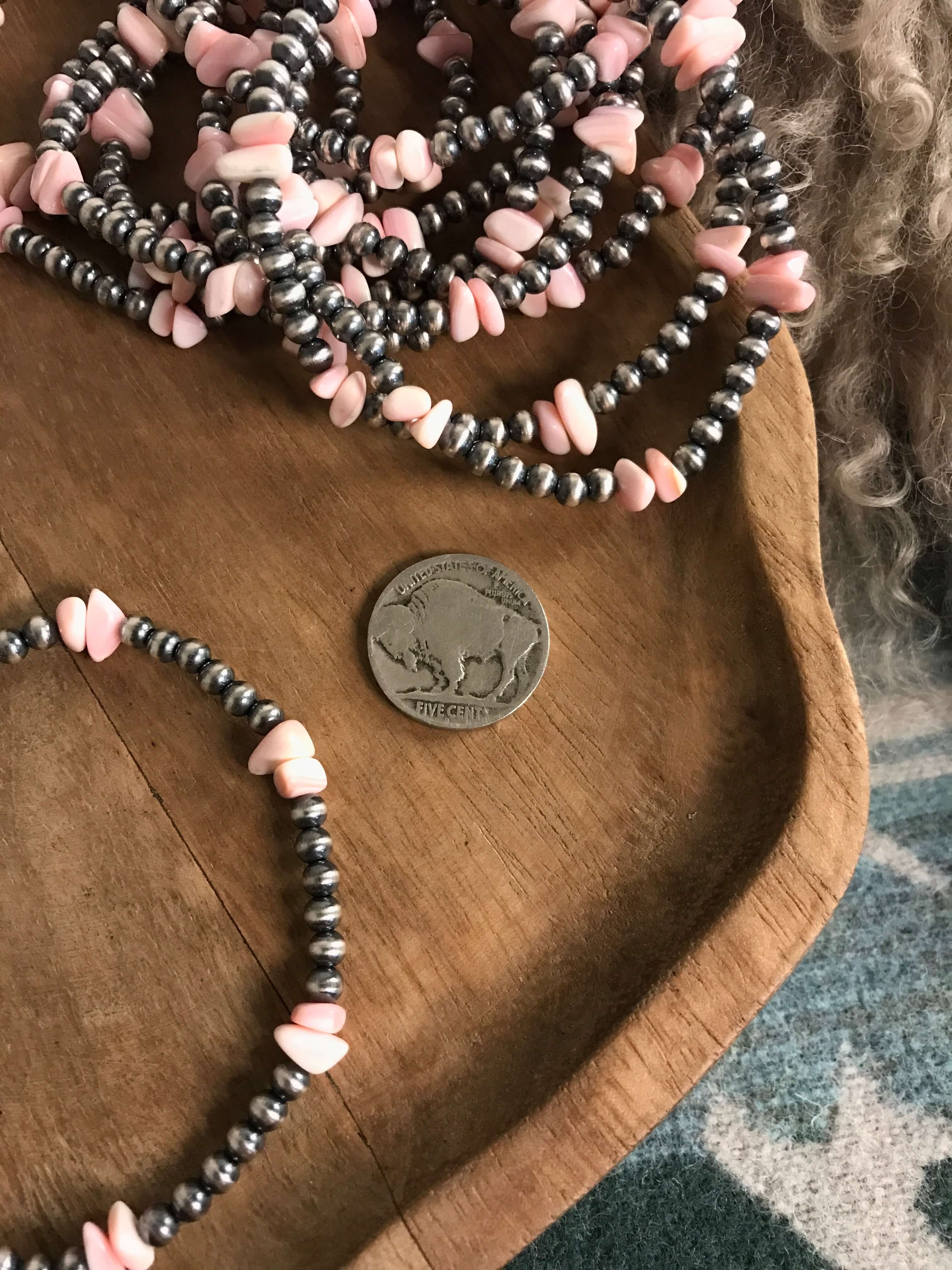 The Maizey Pink Conch Stretch Bracelet xx-Bracelets & Cuffs-Calli Co., Turquoise and Silver Jewelry, Native American Handmade, Zuni Tribe, Navajo Tribe, Brock Texas